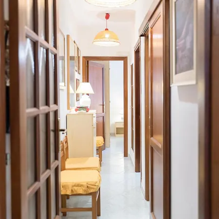 Roth 8 Apartman